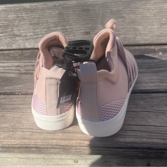 BIG BUDDHA WOMENS 11 ATHLETIC SHOES NWT - Picture 5 of 11